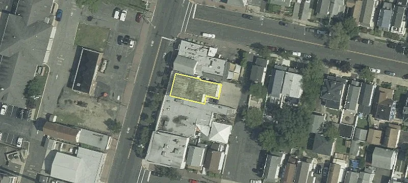 810 Main St