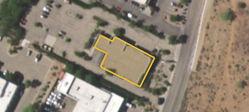 2590 Camino Entrada
