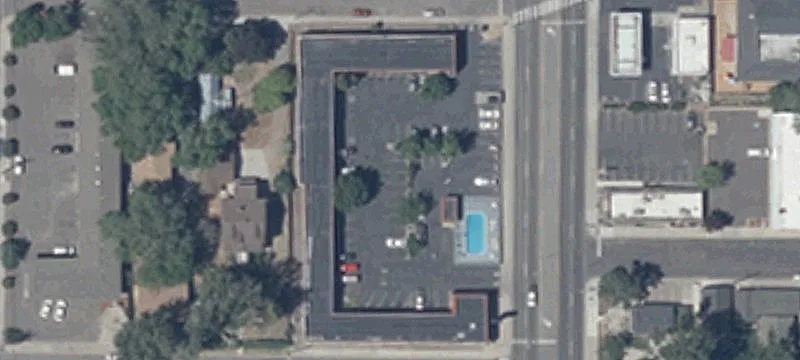 1300 Carson St