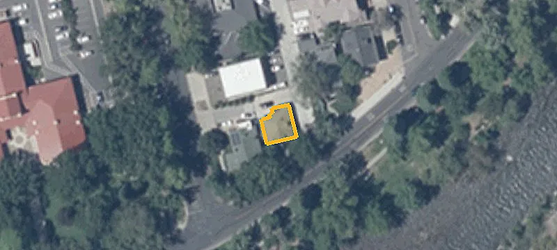 819 Riverside Dr