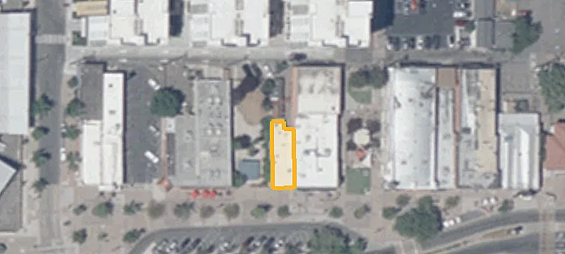 910 Victorian Ave