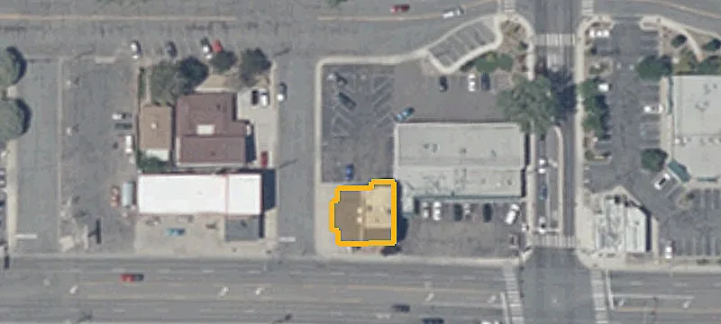 302 William St
