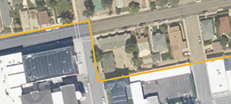 915 Lyons Ave