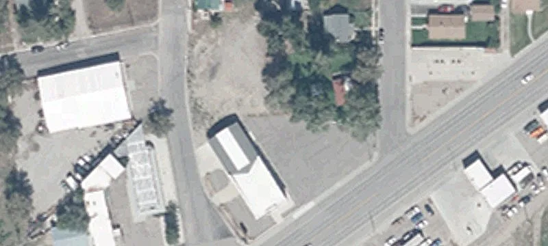 1696 Aultman St