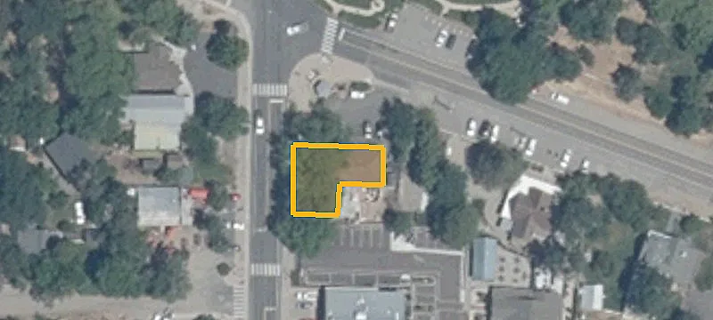 2295 Main St