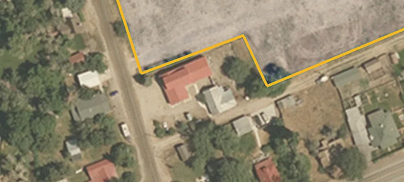 742 Country Ln