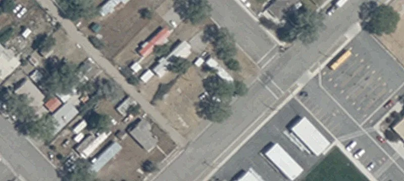 1275 Lk Ave