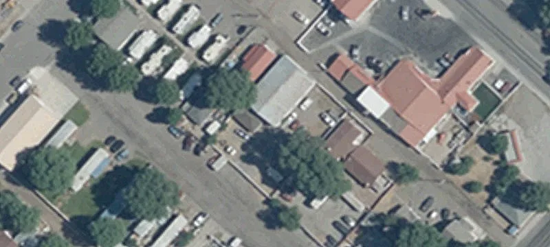 445 4th St