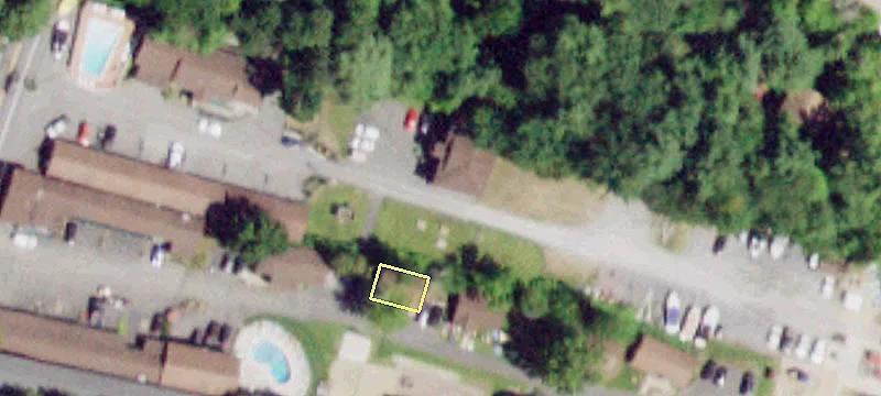 3940 Lk Shr Dr