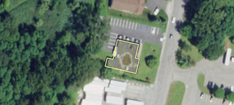 11 Avis Dr