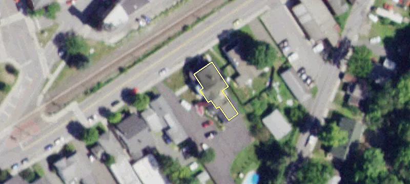 25 Railroad Ave