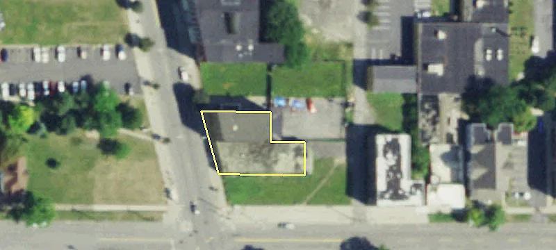 2109 Main St