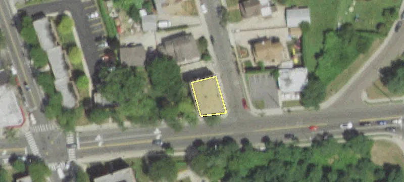 77 Lord Ave