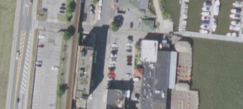 24 Frnt St