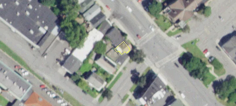 582 Central Ave