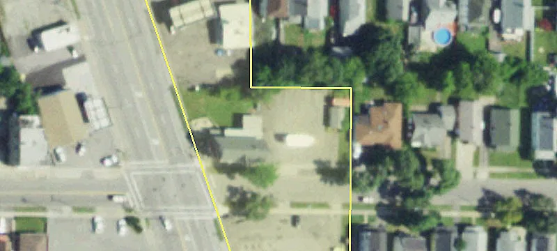 2201 Hyde Park Blvd