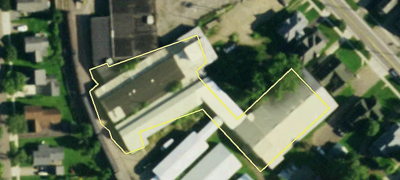 11 Railroad Ave