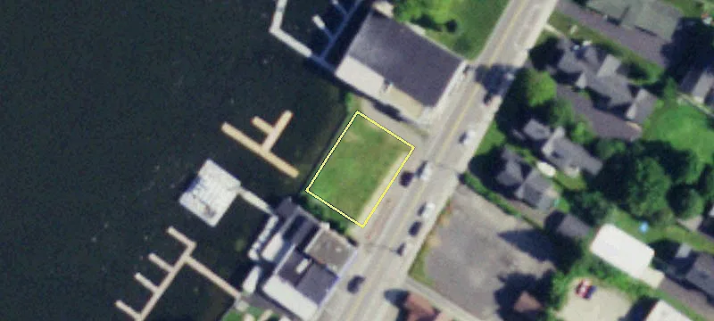 61 Lakeside Dr