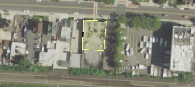 220 Maple Ave