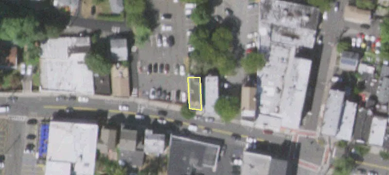 152 Main St