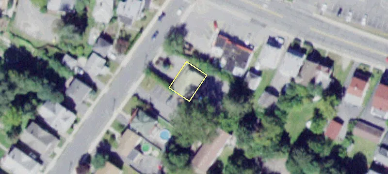 28 Grand Ave