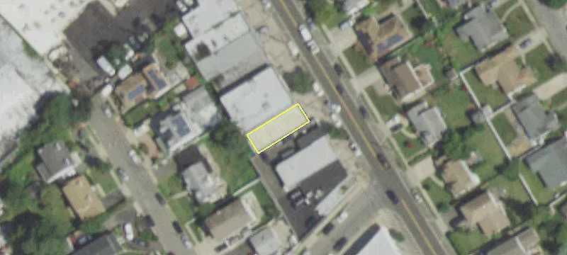 228 Mdw Ave