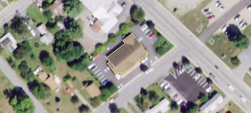 3943 Main St