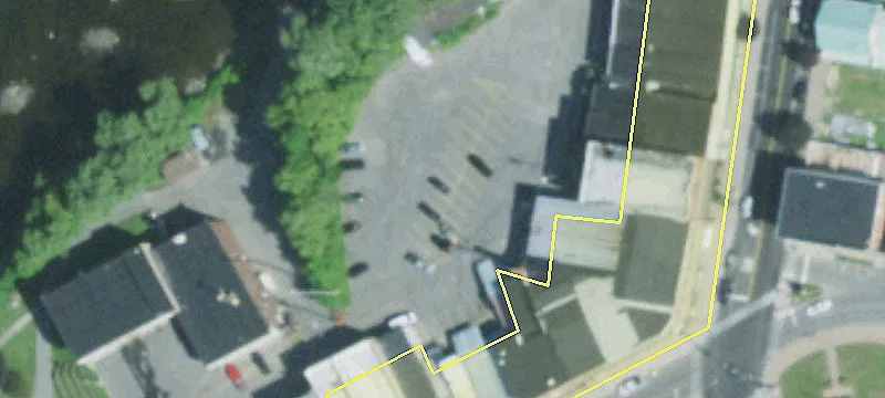 28 Main St