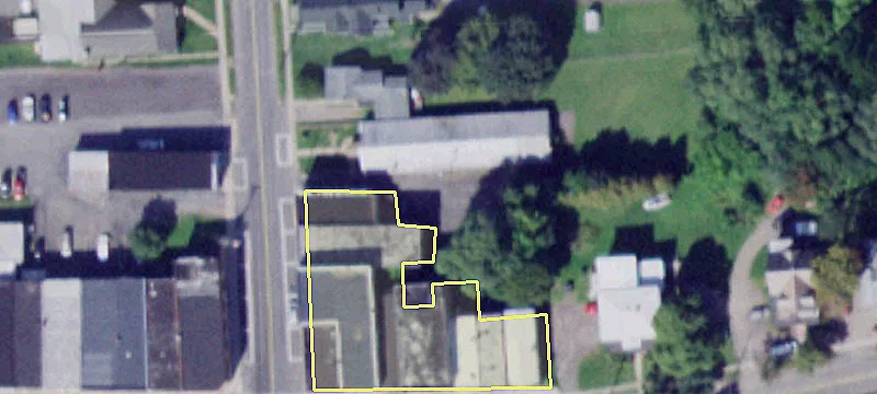10 Maple Ave