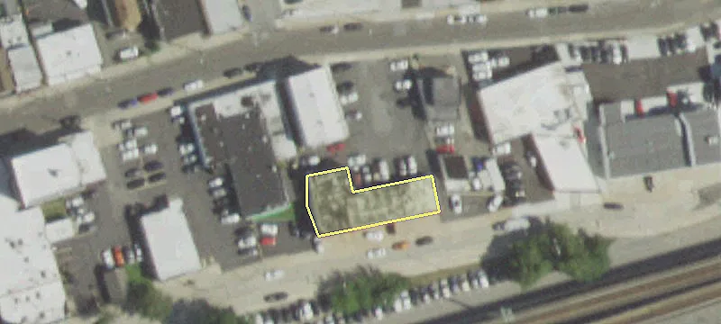 2741 Broadway