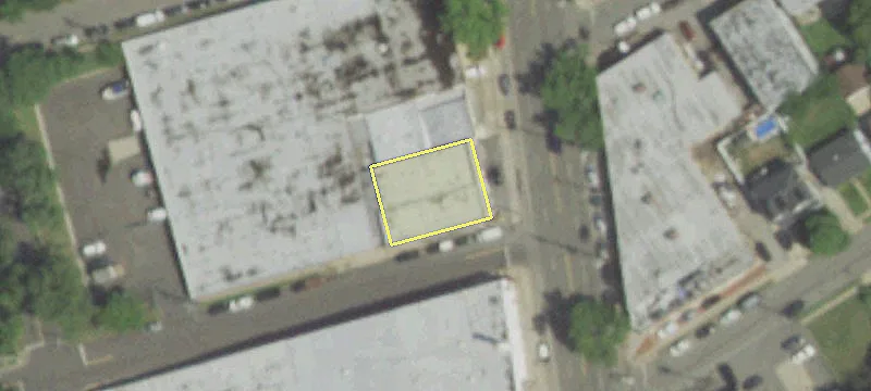 47 Denton Ave