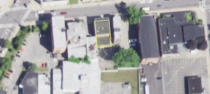 18 Fulton St