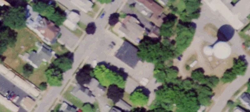 13 Bethune St