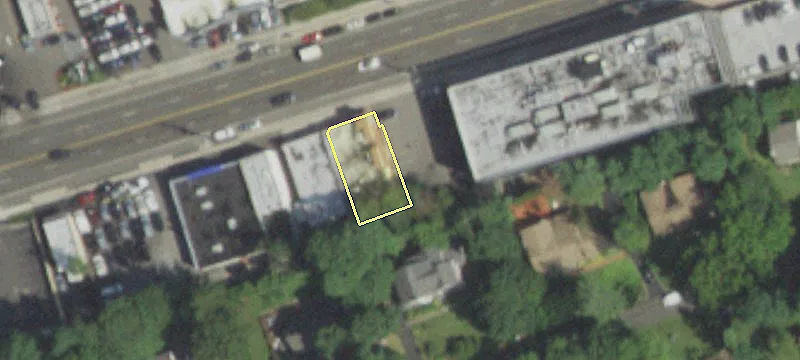 1042 Northern Blvd