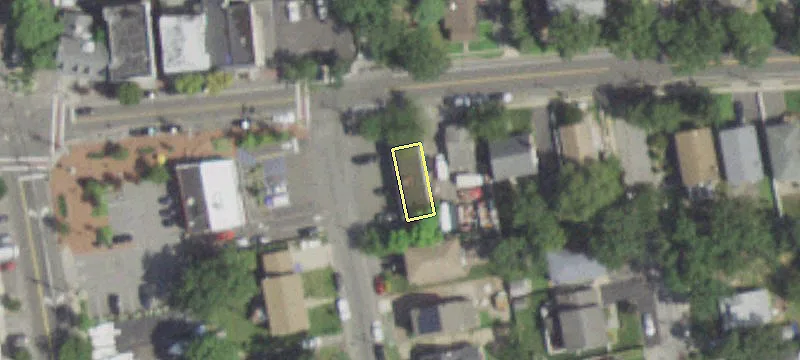 290 Bayville Ave