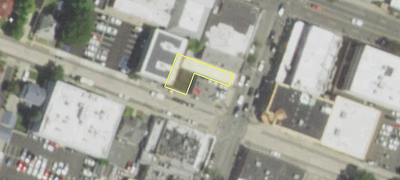 32 Rockaway Ave