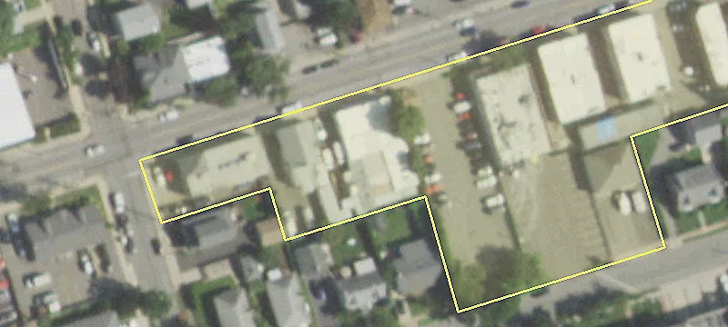 450 Westbury Ave