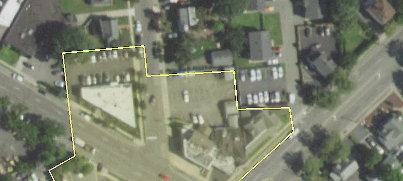 Twin Lawns Ave