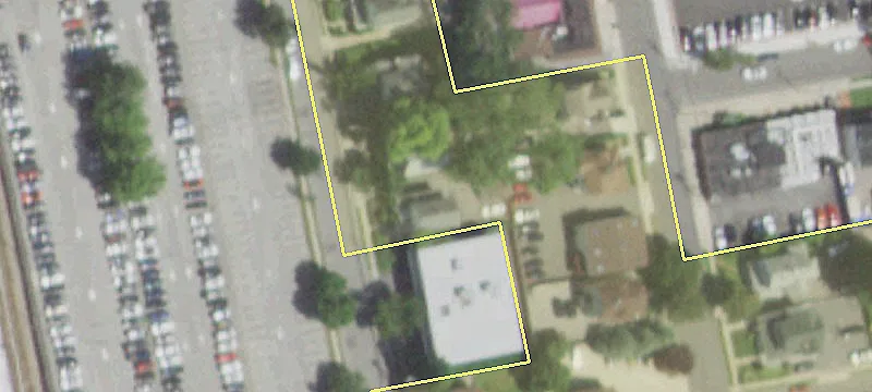 13 Bayles Ave