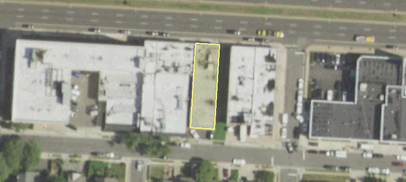 490 Sunrise Hwy