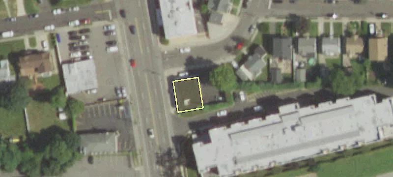 810 Willis Ave
