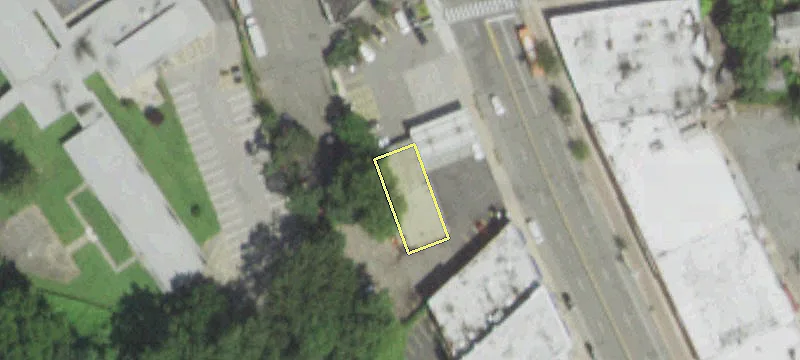 208 Middle Nck Rd