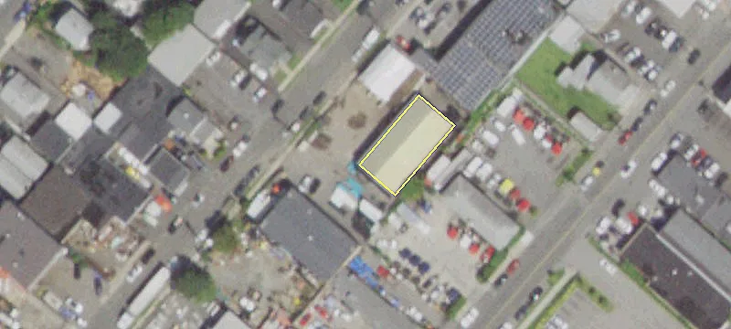 438 Ctr Ave