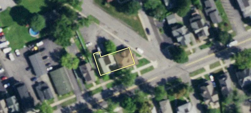 229 Ee Ave