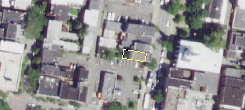 83 3rd St