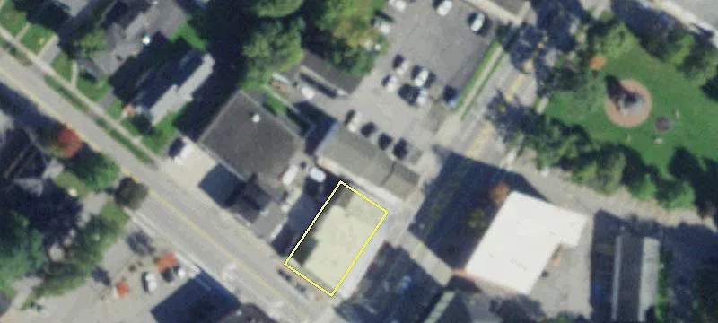 12 Main St