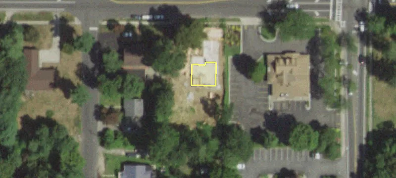 136 3rd Ave