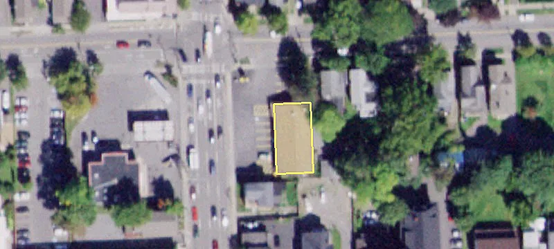 215 Mdw St