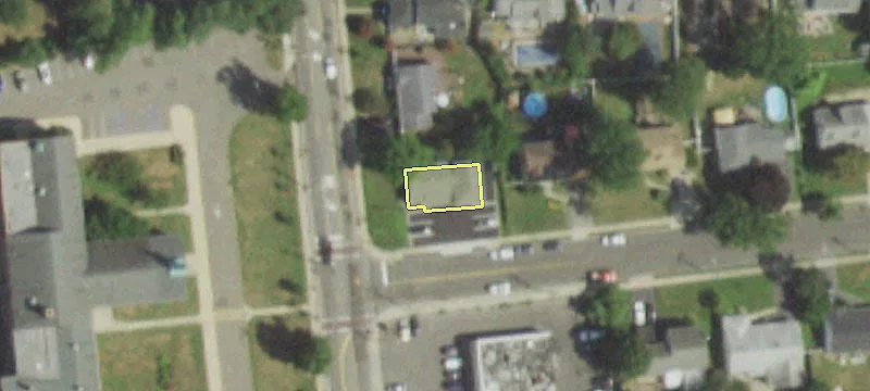 789 Deer Park Ave