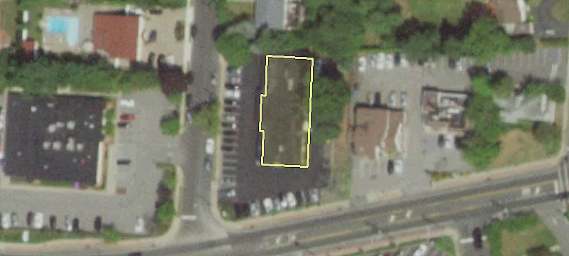 747 Montauk Hwy